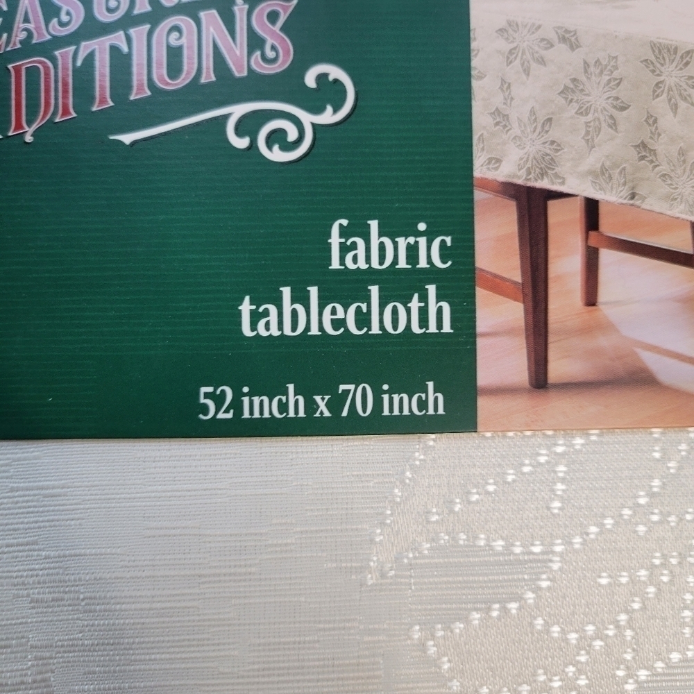 Red or White Poinsettia 52x70"Oblong Tablecloths - Picture 9 of 12